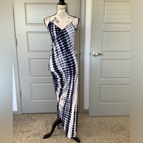 ☀️ Tye-dyed Fashion Nova Maxi Dress ☀️ - Picture 2 of 11